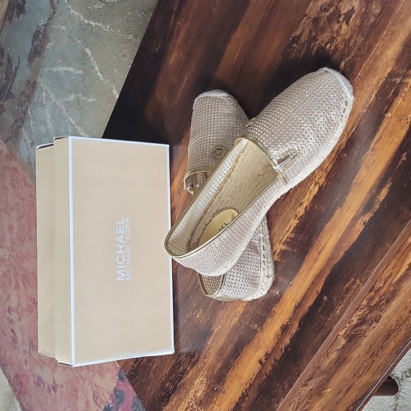 Michael Kors Kendrick Slip On - Picture 4 of 9